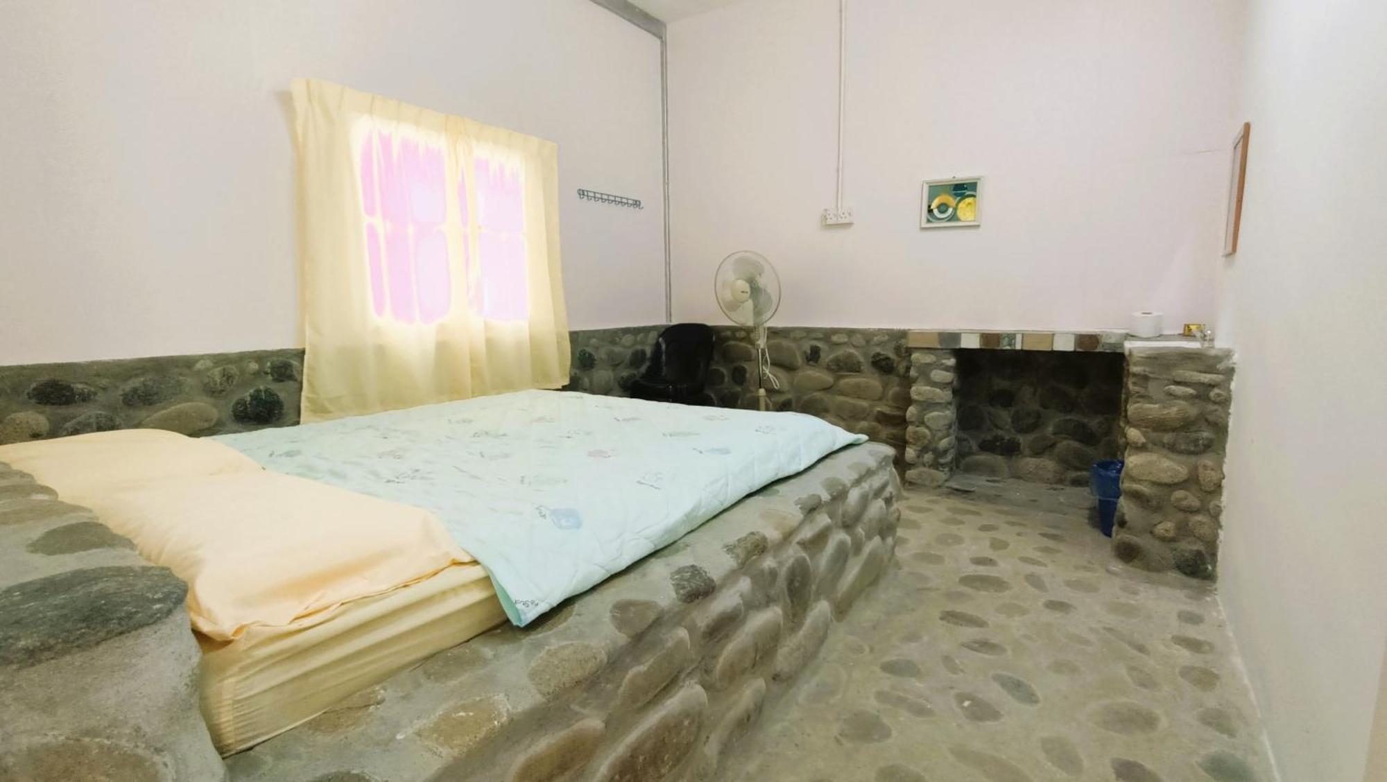 Oyo Home 90491 Flinstone Lodge 亞庇 外观 照片